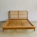 Tempat tidur retro kombinasi rotan dipan kayu jati Jepara – P 200 x L 160cm Furniture Jepara